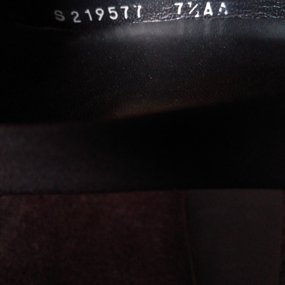 Stuart Weitzman 7.5AA Classic Pumps Block Heels - Picture 8 of 8